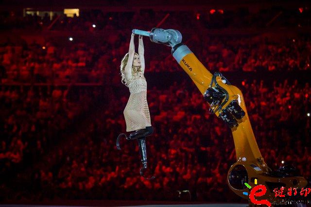 3D打印服裝_殘奧會開幕式之星Amy Purdy的3D打印連衣裙閃耀舞臺 3D打印服裝_殘奧會開幕式之星Amy Purdy的3D打印連衣裙閃耀舞臺